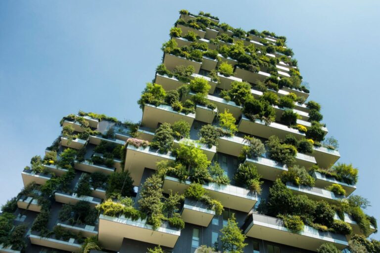 gedung lama yang direnovasi jadi net-zero
