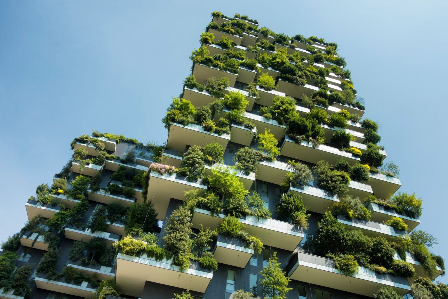 gedung lama yang direnovasi jadi net-zero