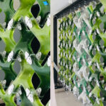 fasad bangunan dengan panel bioaktif menyerap CO2